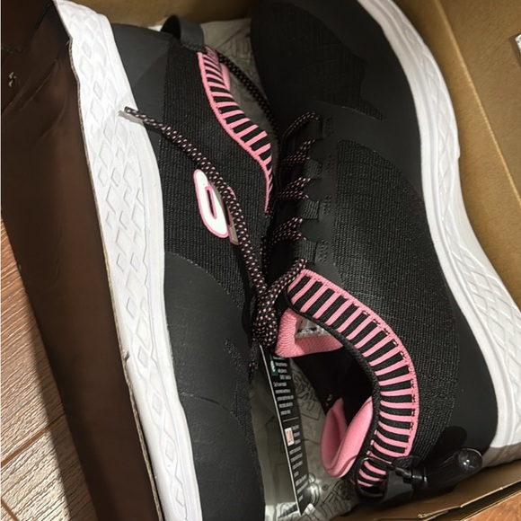 Skechers Women's Black and Pink Athletic Shoes - Picture 1 of 4